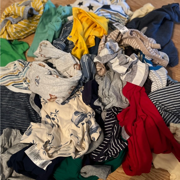 35 Assorted Boy Onesies 12-18 Months - Picture 5 of 5